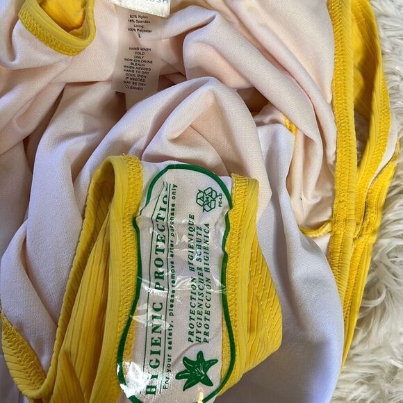 Pinkblush Yellow Ribbed Front Knot One-Piece Maternity New Size Medium - Picture 6 of 9